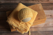 Загрузить изображение в средство просмотра галереи, Midnight Newborn Bonnet, Новорожденный вязаный капот, опора для фотографии