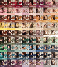 Laden Sie das Bild in den Galerie-Viewer, a large group of people laying on top of a bed