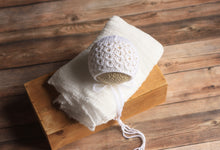 Загрузить изображение в средство просмотра галереи, Midnight Newborn Bonnet, Новорожденный вязаный капот, опора для фотографии